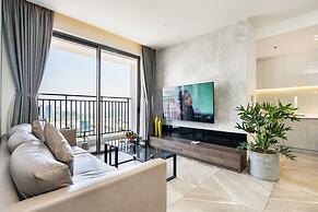 REM Rivergate Garden Pool Signature Apartments