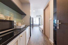 REM Rivergate Garden Pool Signature Apartments