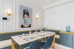 REM Rivergate Garden Pool Signature Apartments