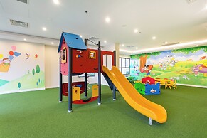 REM Rivergate Garden Pool Signature Apartments