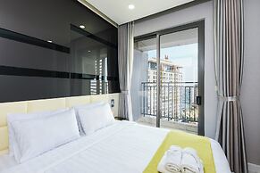 REM Rivergate Garden Pool Signature Apartments