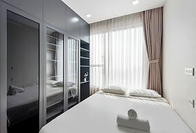 REM Rivergate Garden Pool Signature Apartments