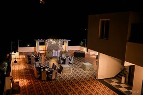 Hotel Paramount Udaipur