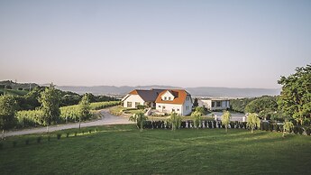 Tri lučke hotel & restaurant