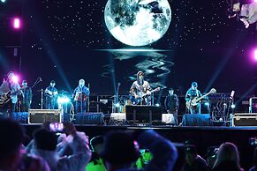 Hotels in Lady Island Resort