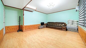 Taean Hagampo Coastvalley Pension