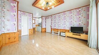 Taean Hagampo Coastvalley Pension