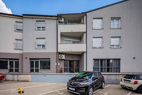 Terra 5 Deluxe apartment with parking
