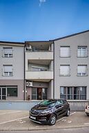 Terra 5 Deluxe apartment with parking
