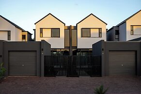 The Woods Luxury Homes - Elaleni Estate