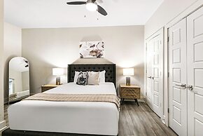 Spacious 4BR Condo Near French Quarter