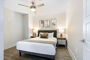 Spacious 4BR Condo Near French Quarter