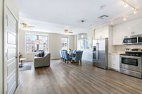 Spacious 4BR Condo Near French Quarter