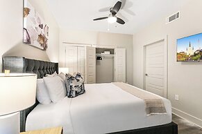 Spacious 4BR Condo Near French Quarter