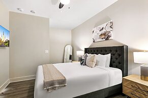 Spacious 4BR Condo Near French Quarter