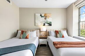 Spacious 4BR Condo Near French Quarter