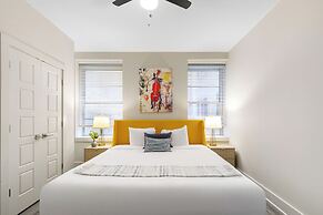 Spacious 4BR Condo Near French Quarter