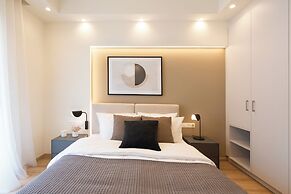 Newly Renovated 2Bdr Apt-5min to metro