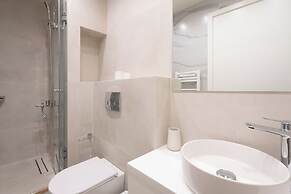 Newly Renovated 2Bdr Apt-5min to metro