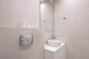 Newly Renovated 2Bdr Apt-5min to metro