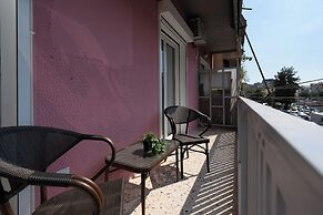 Newly Renovated 2Bdr Apt-5min to metro