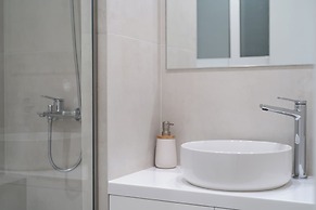 Newly Renovated 2Bdr Apt-5min to metro