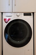 Newly Renovated 2Bdr Apt-5min to metro