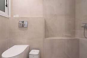 Newly Renovated 2Bdr Apt-5min to metro