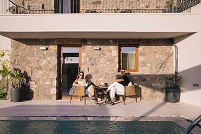 Mirthea Suites
