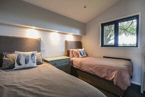 Oakwood 2 @ Pinewood Retreat