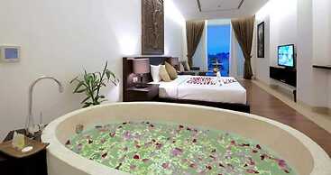 Crystal Blue Boutique Hotel