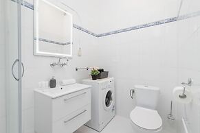 Krakow Main Square Apartment by Renters