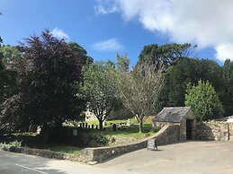 Apartment 2, Gorwel Glas