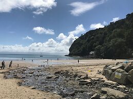 Apartment 2, Gorwel Glas