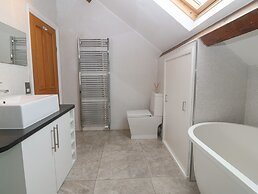 Apartment 2, Gorwel Glas