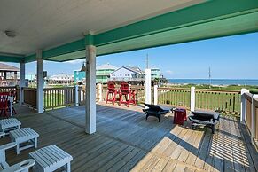 The Lazy Lobster 3 Bedroom Home by RedAwning