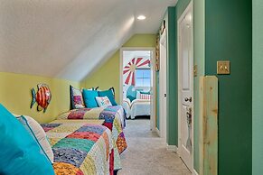 The Lazy Lobster 3 Bedroom Home by RedAwning