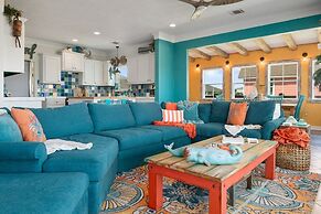 The Lazy Lobster 3 Bedroom Home by RedAwning