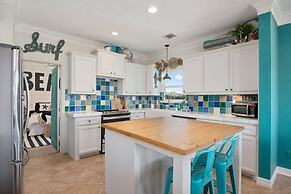 The Lazy Lobster 3 Bedroom Home by RedAwning