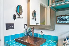 The Lazy Lobster 3 Bedroom Home by RedAwning