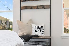 The Lazy Lobster 3 Bedroom Home by RedAwning