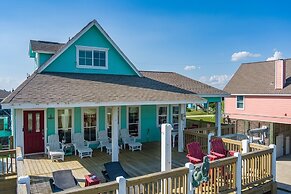 The Lazy Lobster 3 Bedroom Home by RedAwning