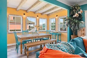 The Lazy Lobster 3 Bedroom Home by RedAwning