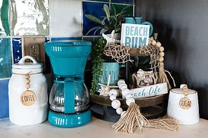 The Lazy Lobster 3 Bedroom Home by RedAwning