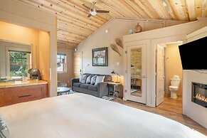 Solitude Longs Peak Suite 201 - Estes Park 1 Bedroom Studio by RedAwni