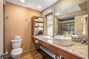 Solitude Longs Peak Suite 201 - Estes Park 1 Bedroom Studio by RedAwni