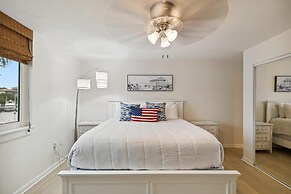 Dolphin Point 203c 2 Bedroom Condo by RedAwning
