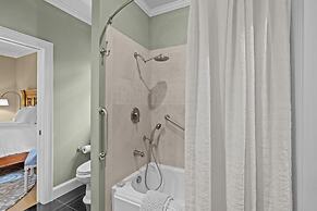 The Marsh House 2 Bedroom Home by RedAwning