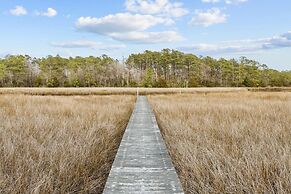 The Marsh House 2 Bedroom Home by RedAwning