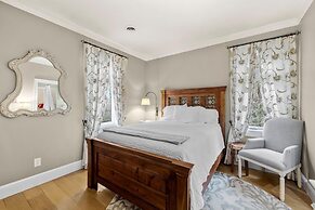 The Marsh House 2 Bedroom Home by RedAwning